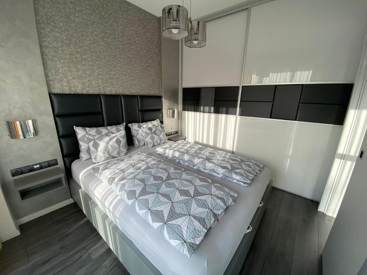 Noir Silvery Apartman Szeged Extérieur photo