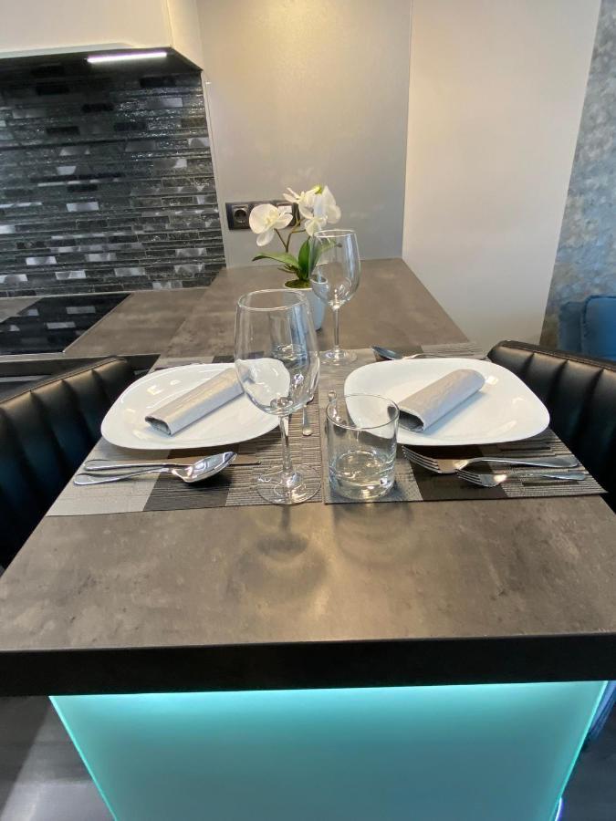 Noir Silvery Apartman Szeged Extérieur photo