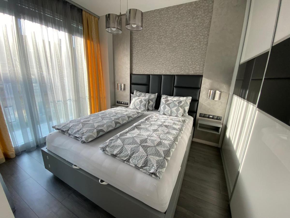 Noir Silvery Apartman Szeged Extérieur photo